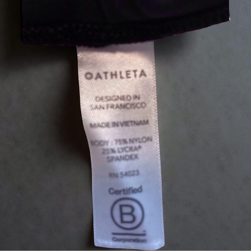 Athleta Elation 5” Shorts - Size M very good condition - Picture 4 of 7